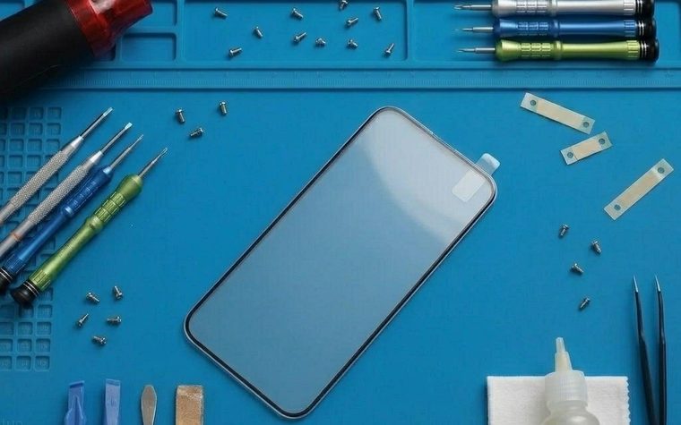 iPhone tempered glass screen protector